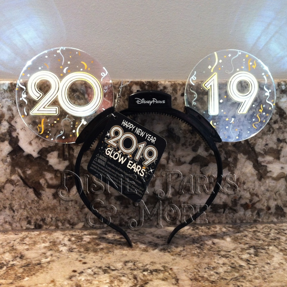 Disney Parks 2019 Animated Light Up Ears Headband